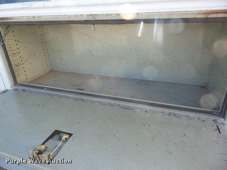 image for item AG9054 2005 Chevrolet Silverado 1500 utility bed pickup truck