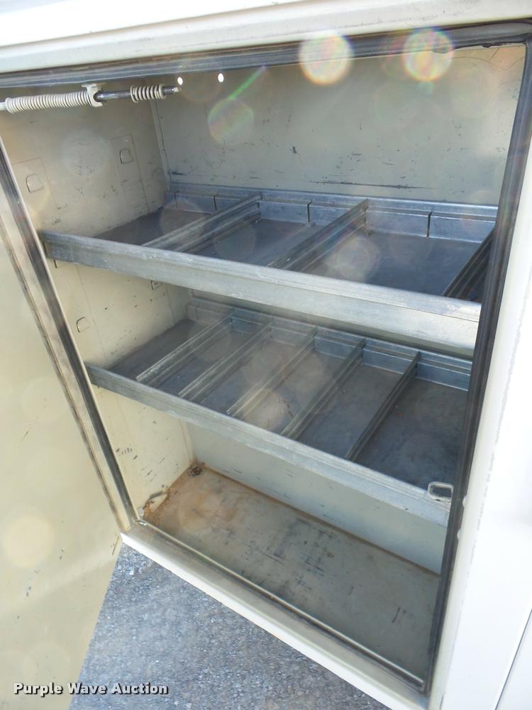 image for item AG9054 2005 Chevrolet Silverado 1500 utility bed pickup truck