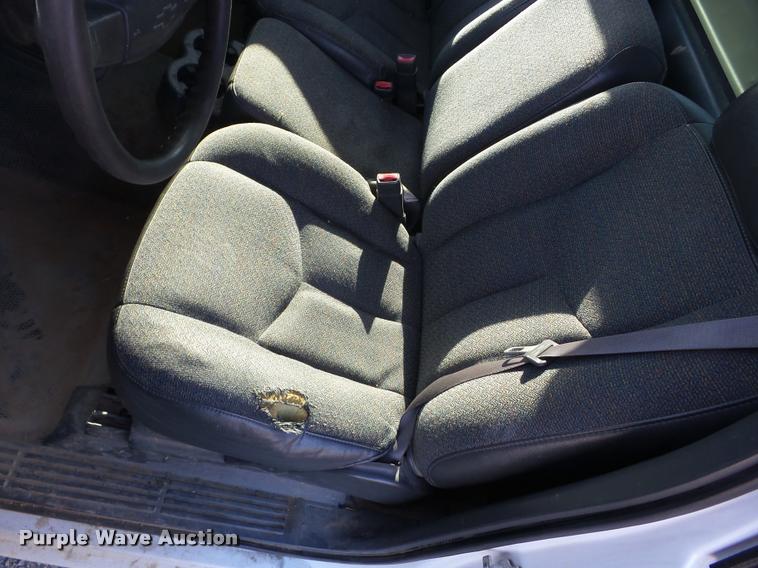 image for item AG9054 2005 Chevrolet Silverado 1500 utility bed pickup truck