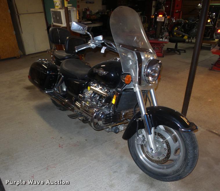 image for item AG9251 1997 Honda GL1500CT Valkyrie Tourer motorcycle