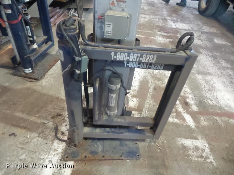 image for item AX9303 Powermate end gate lift