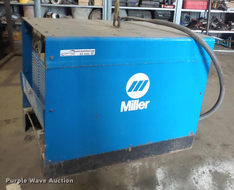 image for item AX9305 Miller Deltaweld 450 welder