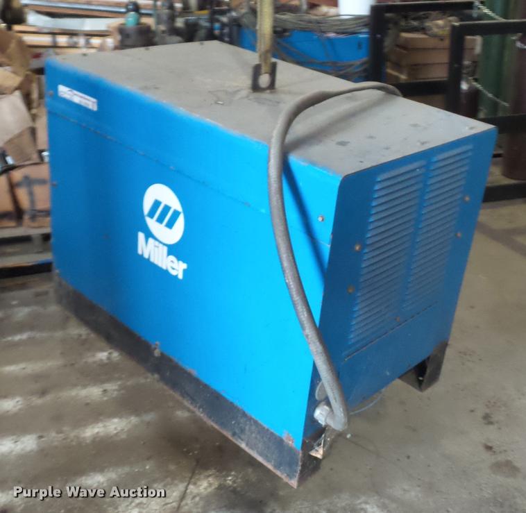 image for item AX9305 Miller Deltaweld 450 welder