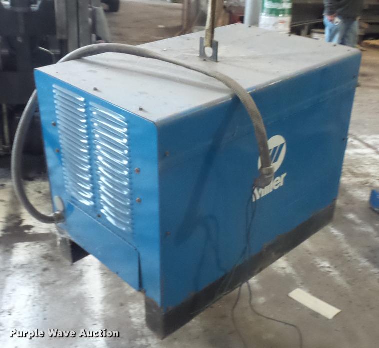 image for item AX9305 Miller Deltaweld 450 welder