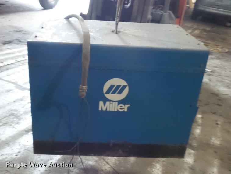 image for item AX9305 Miller Deltaweld 450 welder