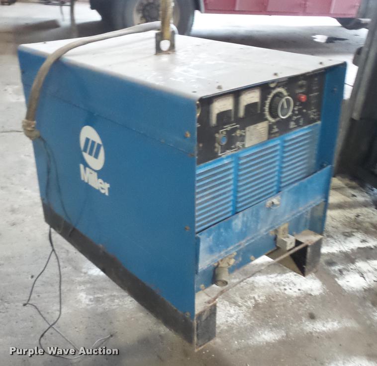 image for item AX9305 Miller Deltaweld 450 welder