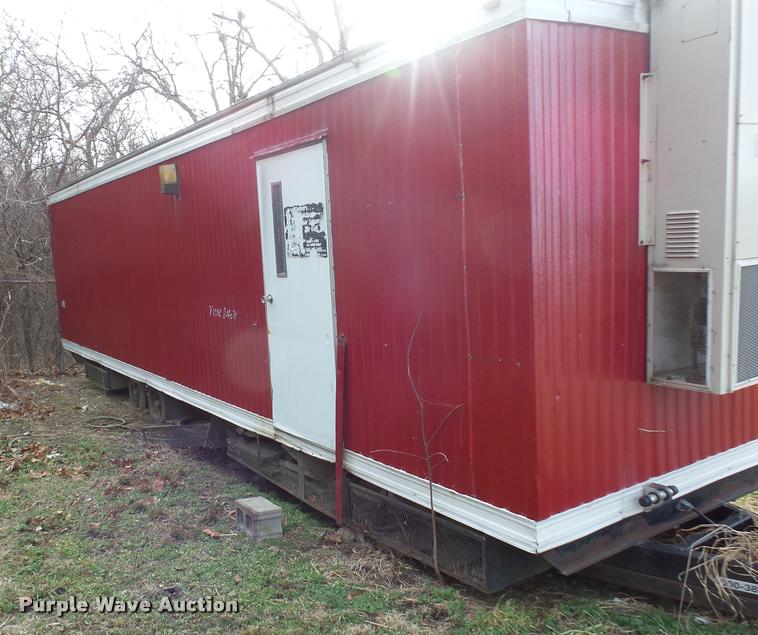 image for item BI9139 1988 mobile shower trailer