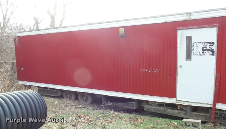 image for item BI9139 1988 mobile shower trailer