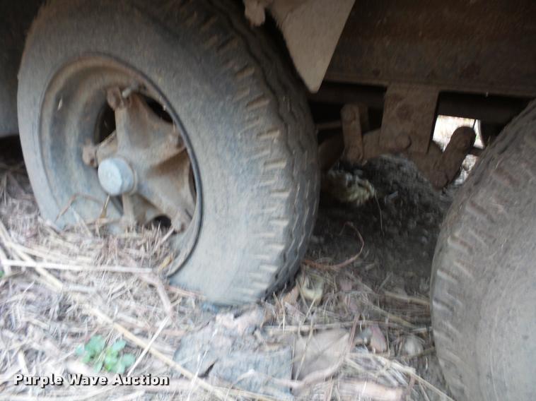 image for item BI9139 1988 mobile shower trailer