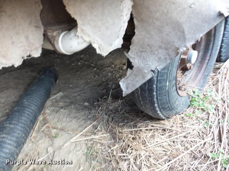 image for item BI9139 1988 mobile shower trailer