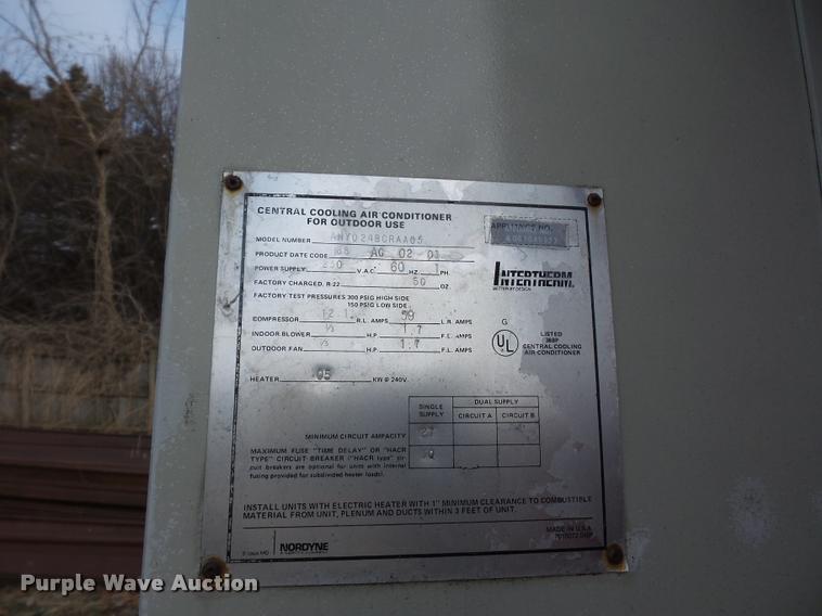 image for item BI9139 1988 mobile shower trailer