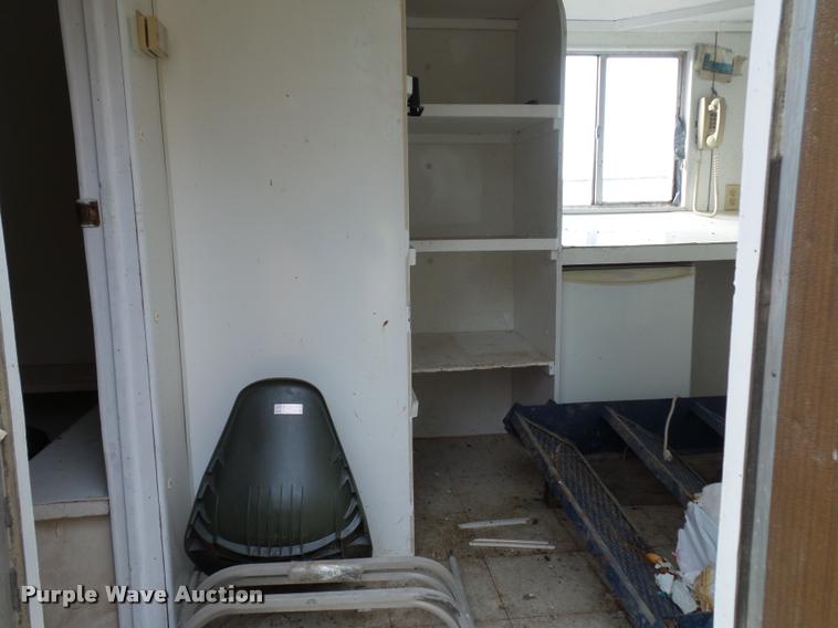 image for item BI9139 1988 mobile shower trailer