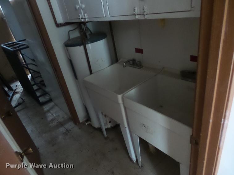 image for item BI9139 1988 mobile shower trailer