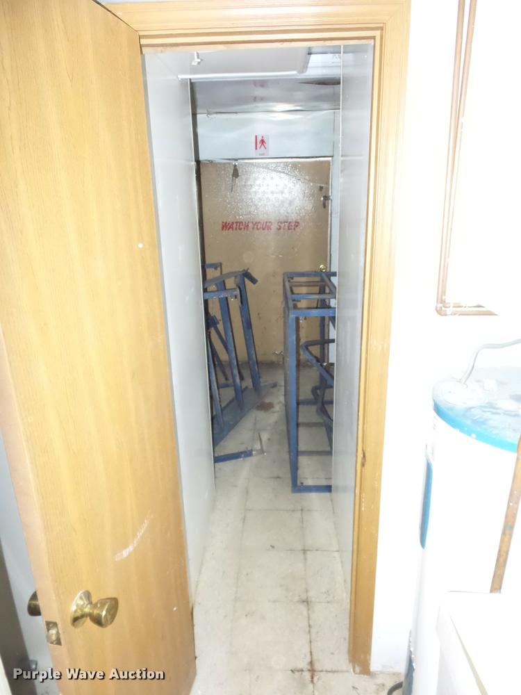 image for item BI9139 1988 mobile shower trailer