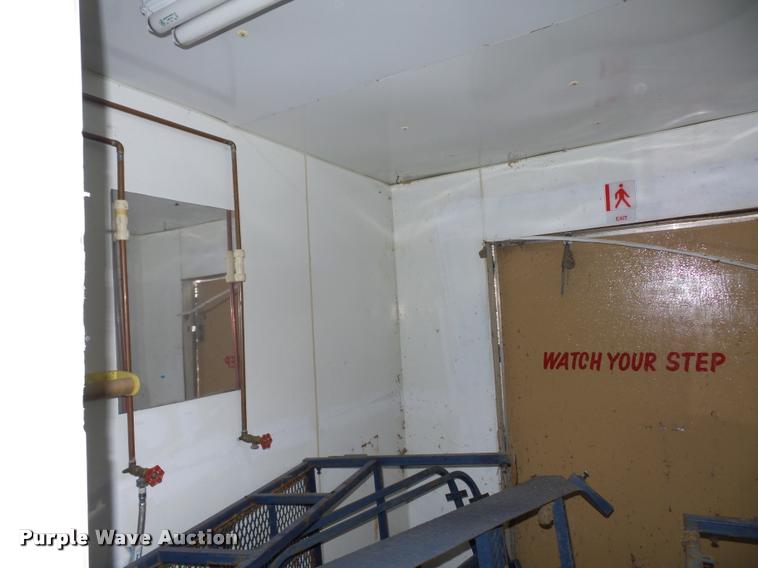 image for item BI9139 1988 mobile shower trailer