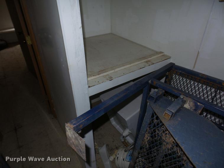 image for item BI9139 1988 mobile shower trailer