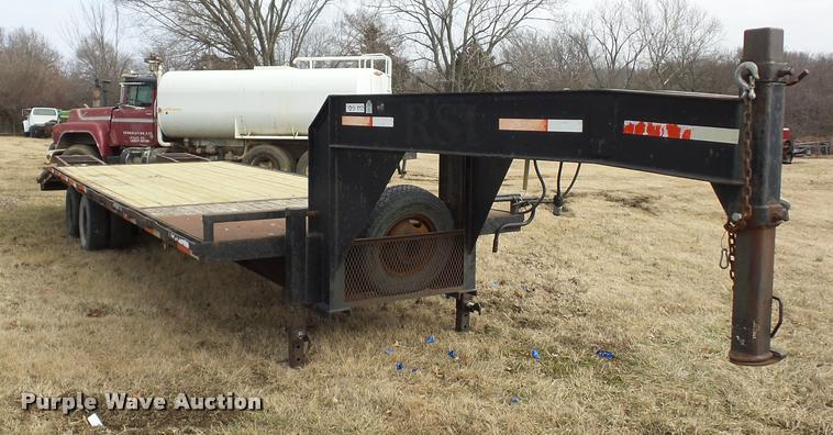 image for item BI9143 2002 Diamond C equipment trailer