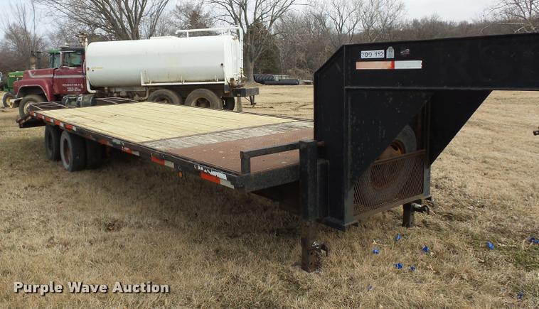 image for item BI9143 2002 Diamond C equipment trailer