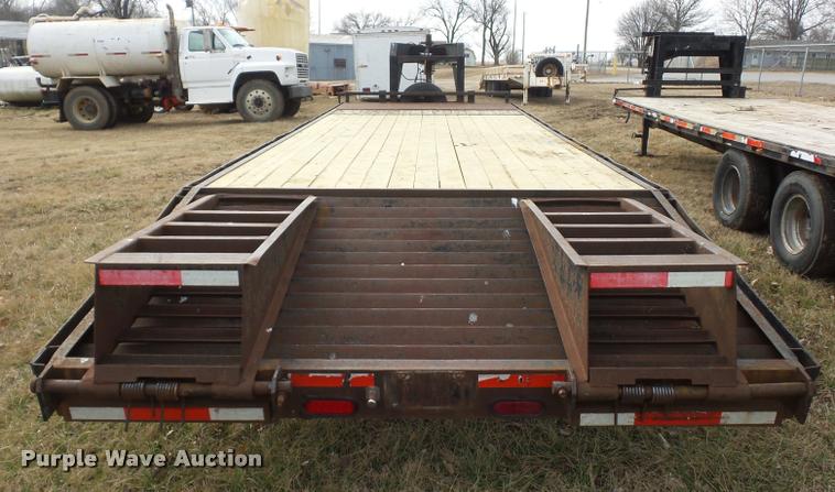 image for item BI9143 2002 Diamond C equipment trailer