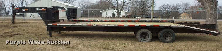 image for item BI9143 2002 Diamond C equipment trailer