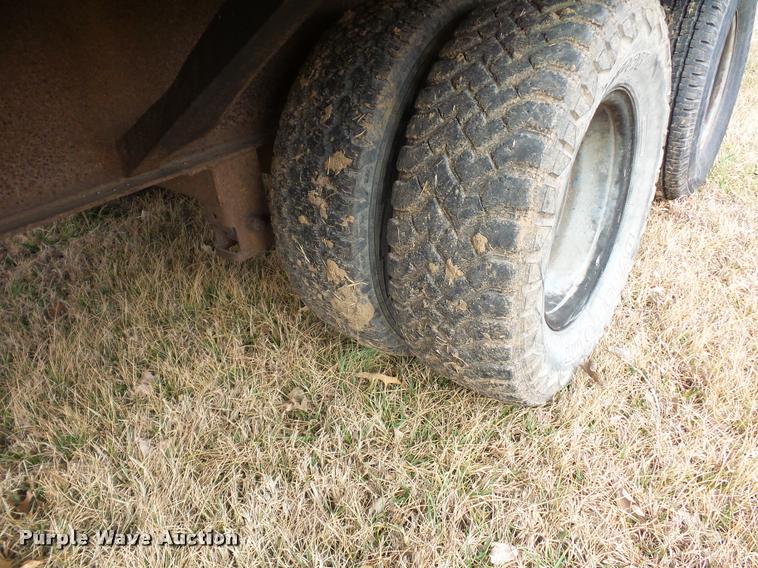 image for item BI9143 2002 Diamond C equipment trailer