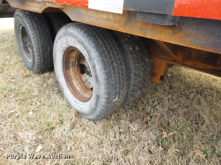 image for item BI9143 2002 Diamond C equipment trailer