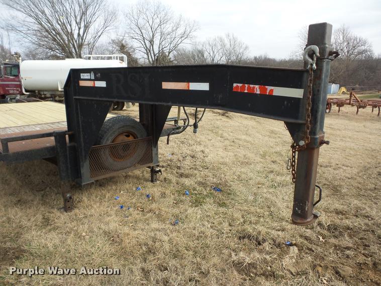 image for item BI9143 2002 Diamond C equipment trailer