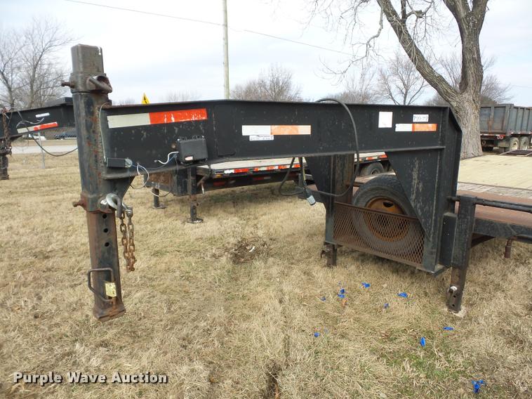 image for item BI9143 2002 Diamond C equipment trailer