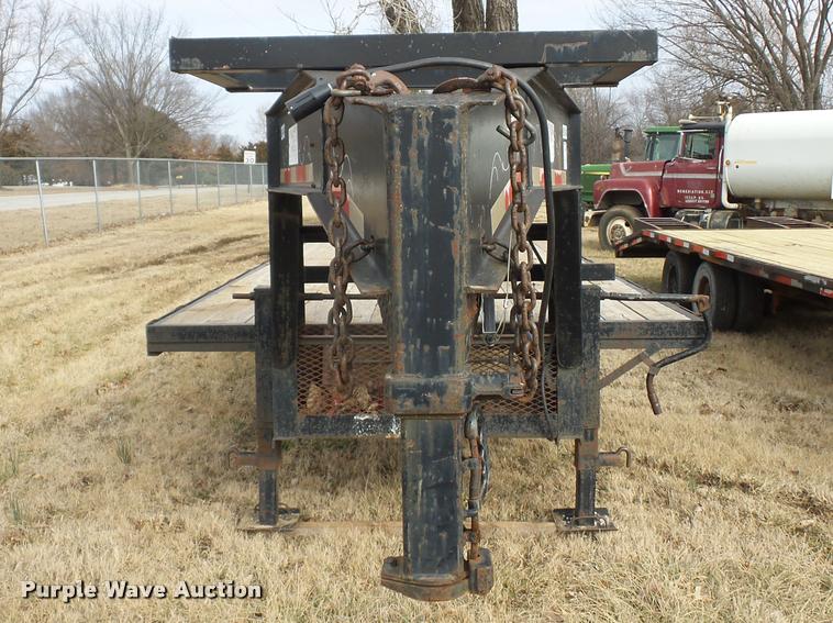 image for item BI9144 1999 Starlite equipment trailer