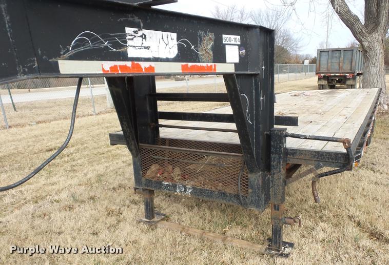 image for item BI9144 1999 Starlite equipment trailer