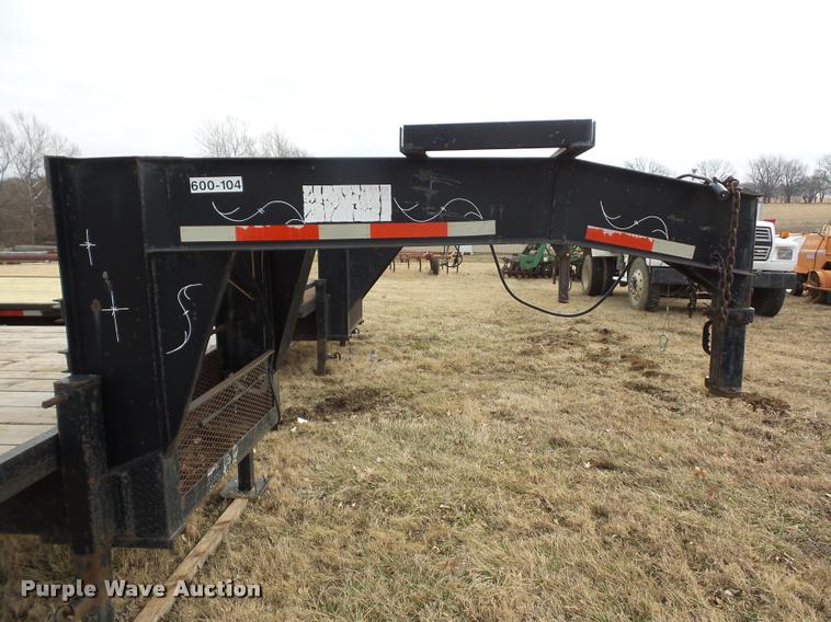 image for item BI9144 1999 Starlite equipment trailer