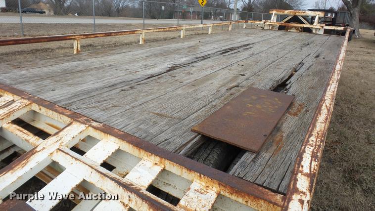 image for item BI9145 1984 Belshe T-8G equipment trailer