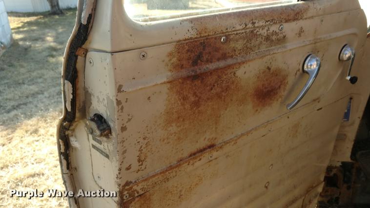 image for item BU9926 1959 Chevrolet Viking 60 grain truck