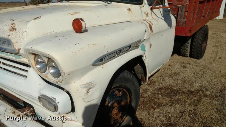 image for item BU9926 1959 Chevrolet Viking 60 grain truck