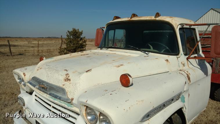 image for item BU9926 1959 Chevrolet Viking 60 grain truck
