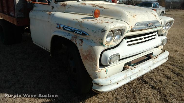 image for item BU9926 1959 Chevrolet Viking 60 grain truck