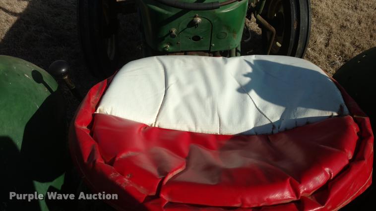 image for item BU9932 Oliver 550 tractor