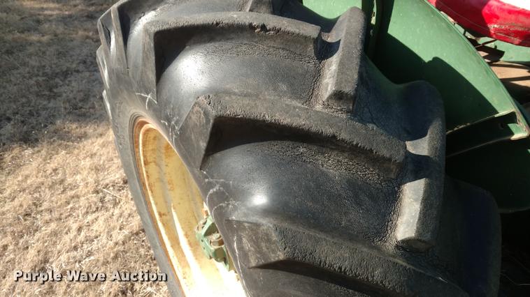 image for item BU9932 Oliver 550 tractor