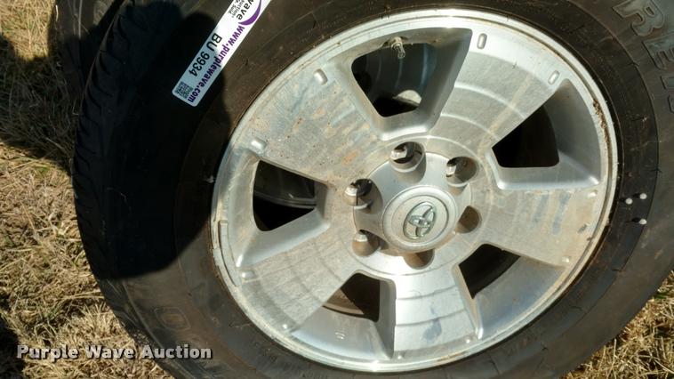 image for item BU9934 (4) tires and wheels