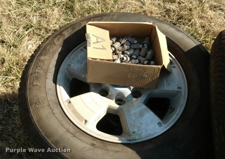 image for item BU9934 (4) tires and wheels