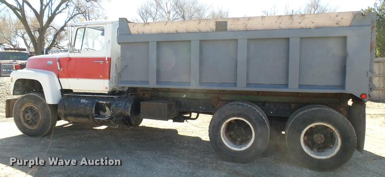 image for item CB9563 1971 Ford 9000 dump truck
