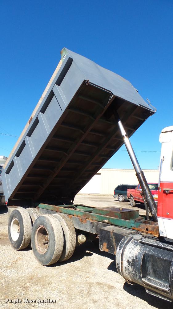 image for item CB9563 1971 Ford 9000 dump truck