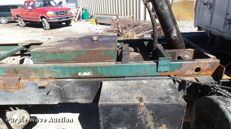 image for item CB9563 1971 Ford 9000 dump truck