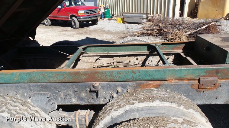 image for item CB9563 1971 Ford 9000 dump truck