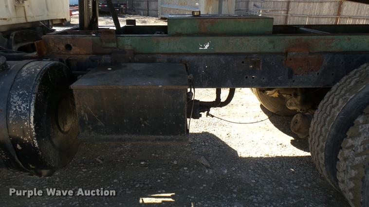 image for item CB9563 1971 Ford 9000 dump truck