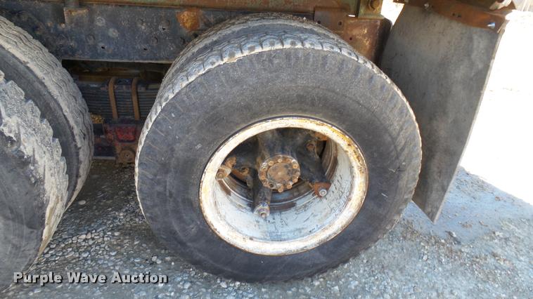 image for item CB9563 1971 Ford 9000 dump truck