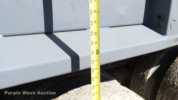 image for item CB9563 1971 Ford 9000 dump truck