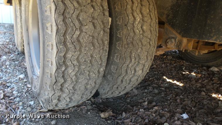 image for item CB9565 1985 Eager Beaver Trailers tilt deck equipment trailer