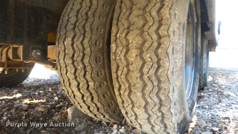 image for item CB9565 1985 Eager Beaver Trailers tilt deck equipment trailer