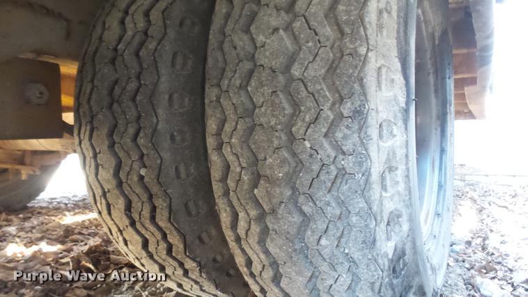 image for item CB9565 1985 Eager Beaver Trailers tilt deck equipment trailer